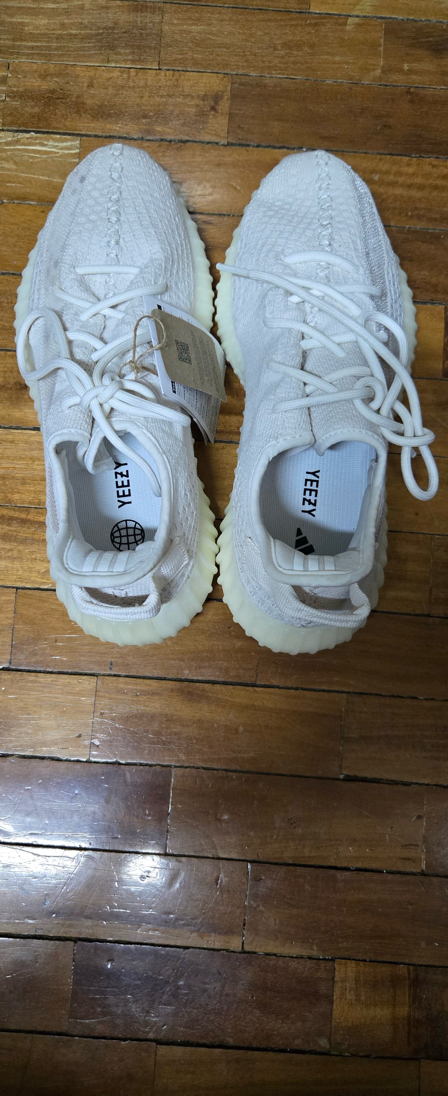 [WTS/LFB] Yeezy 350 V2 Bone (9.5 US)