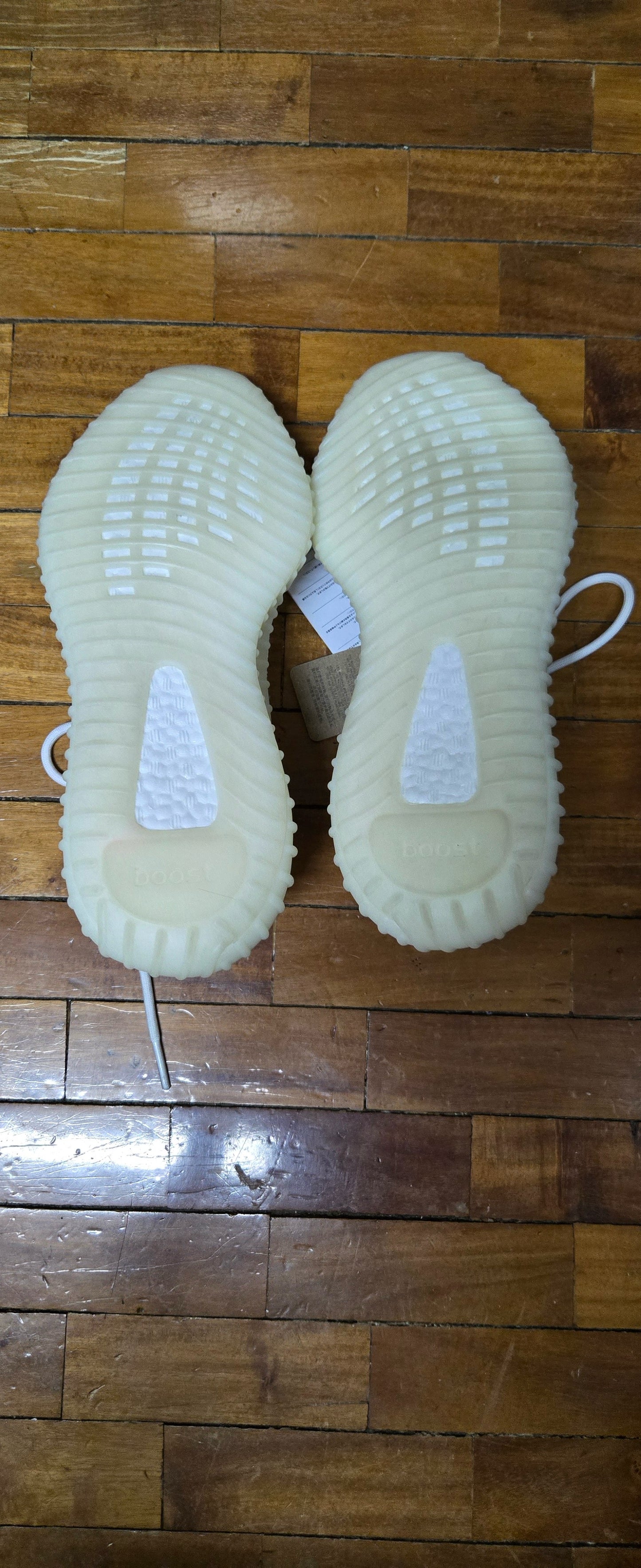 [WTS/LFB] Yeezy 350 V2 Bone (9.5 US)